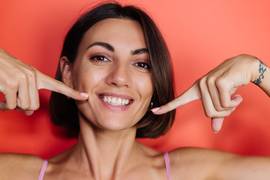 Как отбелить зубы в домашних условиях без вреда: 5 простых способов