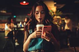 Зомби в соцсетях: как смартфон крадет вашу концентрацию