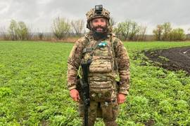 Виктор Розовый показал свои первые шаги после тяжелого ранения на фронте