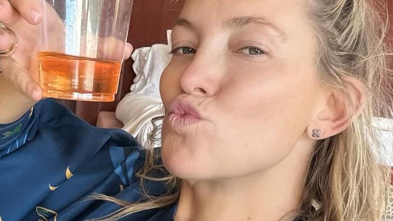 Кейт Хадсон в узком топе и с Куртом Расселом оценила "неделю дня рождения" Кейт Хадсон в узком топе и с Куртом Расселом оценила "неделю дня рождения"
