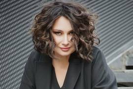Мозговая дала редкий комментарий о старших дочерях