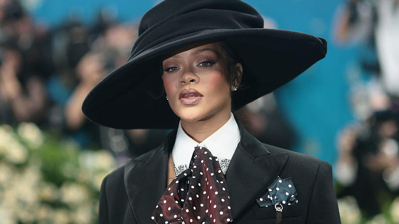 Ріанна оголосила про третю вагітність на червоній доріжці Met Gala 2025 Ріанна оголосила про третю вагітність на червоній доріжці Met Gala 2025