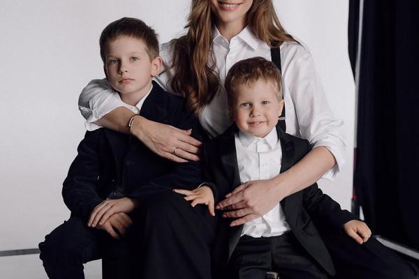 Осадча та Горбунов з дітьми instagram.com/kosadcha