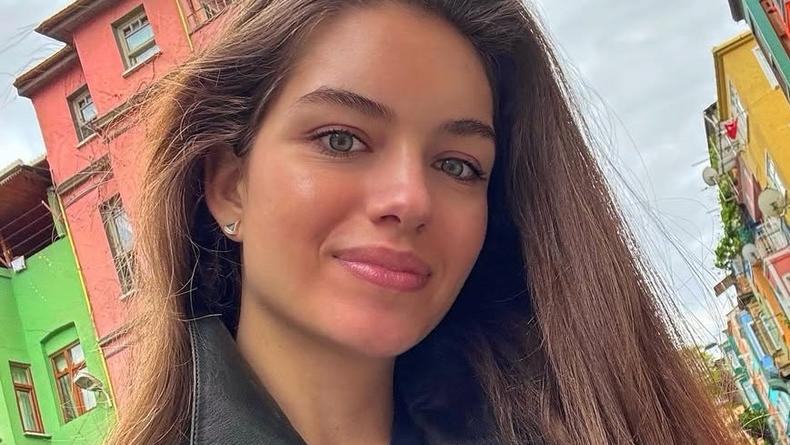 Ексдружина Комарова з голим животом ознайомилася зі Стамбулом