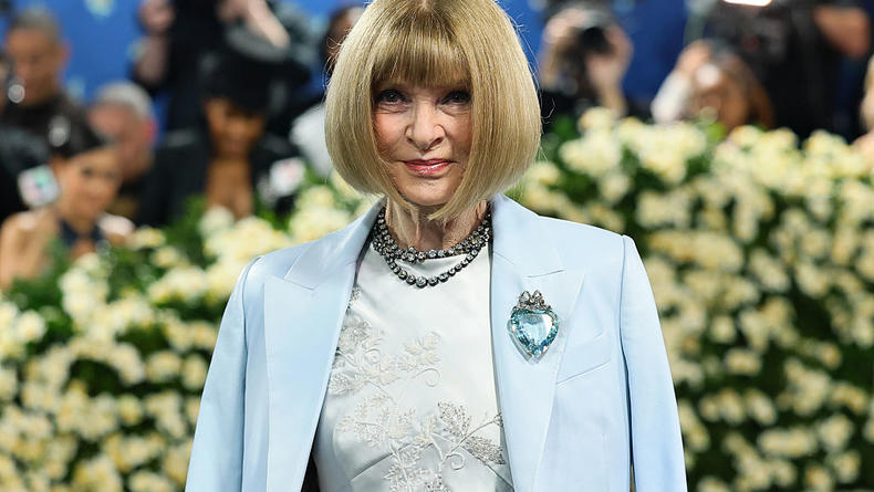Анна Винтур уходит с поста главного редактора Vogue после 37 лет работы Анна Винтур уходит с поста главного редактора Vogue после 37 лет работы