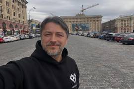 Притула запостил редкие фото с женой и детьми