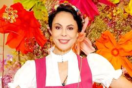 Бывшая Кличко оголила плечи и ногу в роскошном платье на мероприятии в Германии