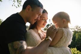 Жена Усика показала, как выглядят их все четыре ребенка