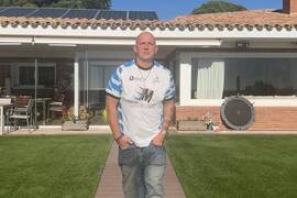 Потап заявил, что перенес сложную операцию, и показал фото из больницы