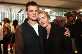 Кейт Уинслет вышла на красную дорожку с 21-летним сыном