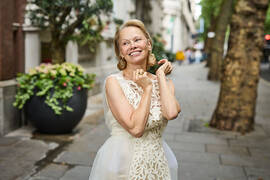 Памела Андерсон призналась, что хочет сменить фамилию