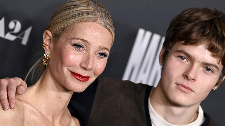 19-летний сын Гвинет Пэлтроу впервые появился на красной дорожке