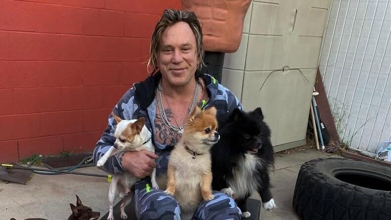 Мікі Рурк відкрив збір грошей через борги й ризик виселення