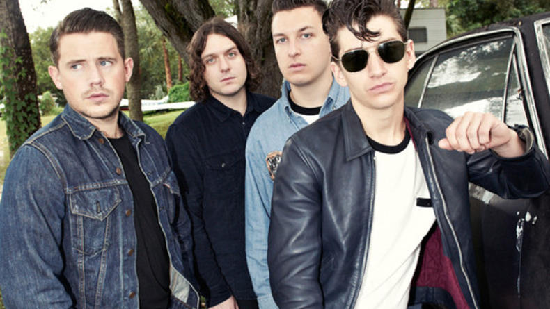 Группе Arctic Monkeys не до музыкальных фестивалей