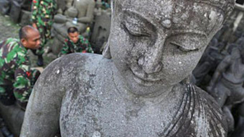 В Китае найдено почти 3000 мраморных статуй Будды