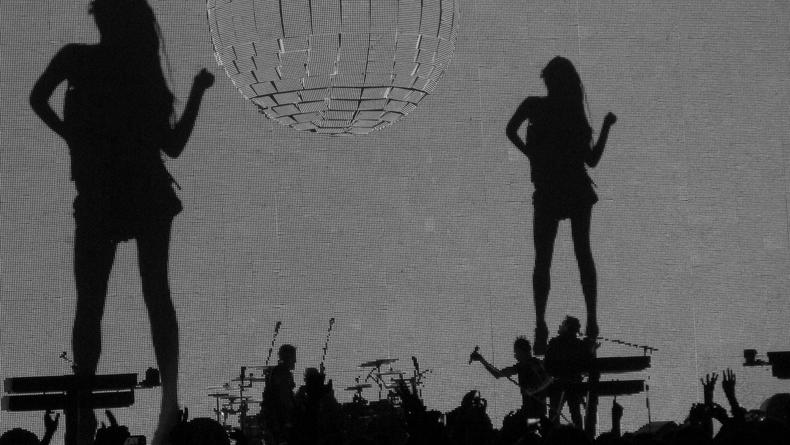 Группа Depeche Mode ищет девушку для съемок в клипе