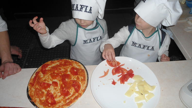 В ресторане Mafia детей научат готовить пиццу