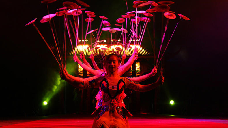Большой китайский цирк выступит в Киеве (ФОТО)