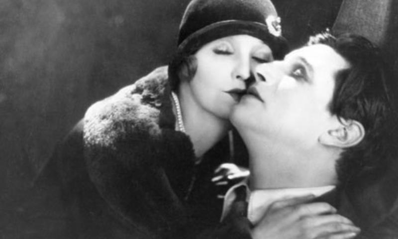 План действий на уикенд: Битлз, Сумерки и шапки