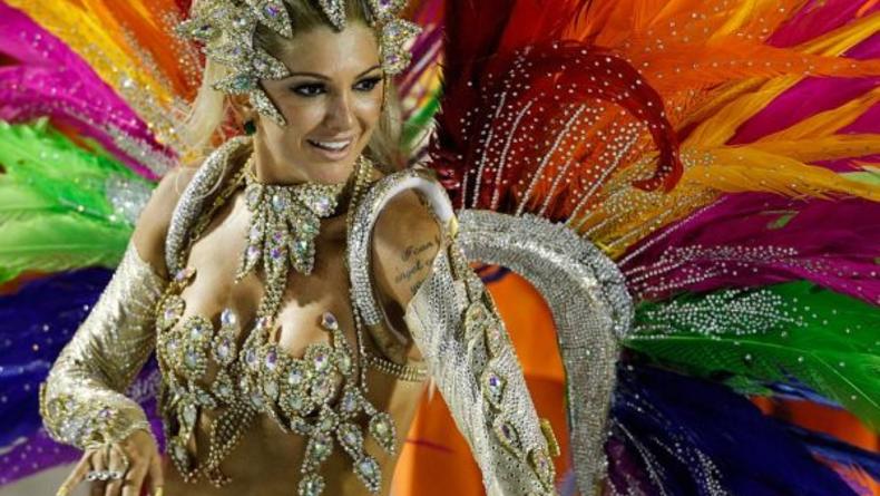 В Бразилии стартовал ежегодный карнавал (ФОТО)