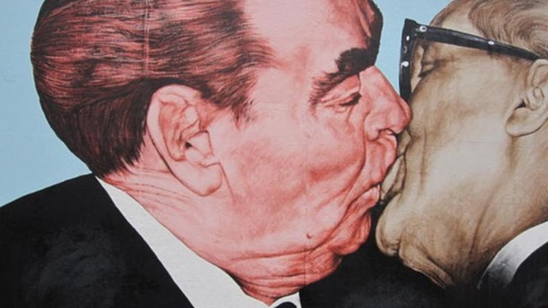 Граффити Берлинской стены могут быть уничтожены