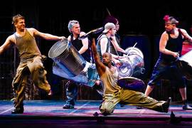 План действий на уикенд: STOMP, комедии и шашлык