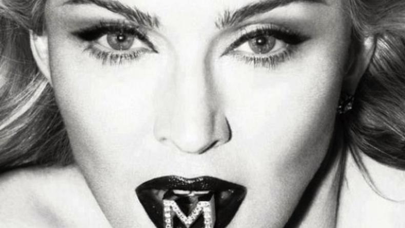 Мадонна выпустила серию футболок (ФОТО)