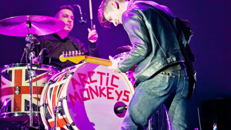 Arctic Monkeys презентовали новую песню (ВИДЕО)