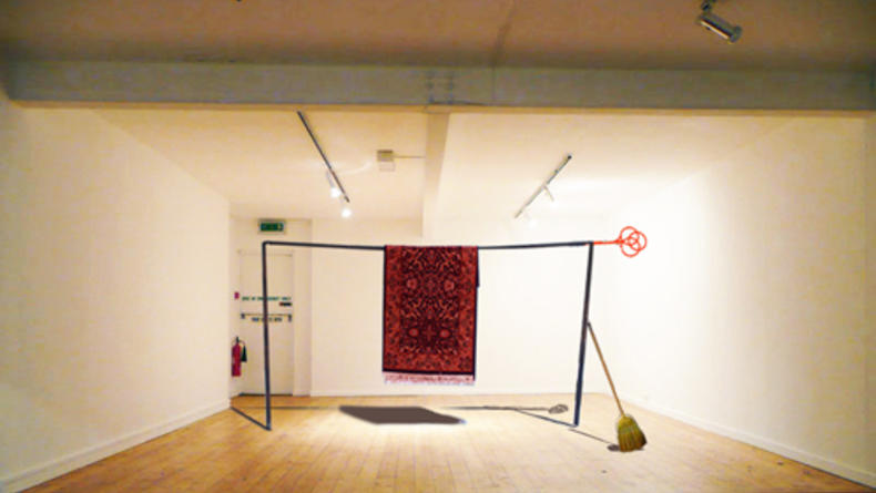 Присутствие, тьма и пустота: новая выставка в Арсенале