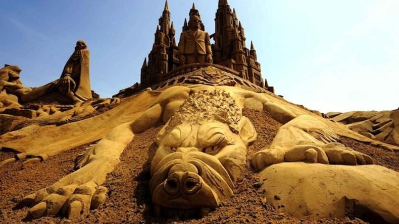 В Бельгии стартовал фестиваль песчаных скульптур (ФОТО)