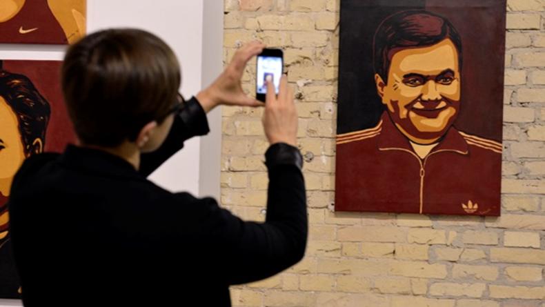 Эротика и политика: в Киеве стартовала арт-ярмарка (ФОТО)