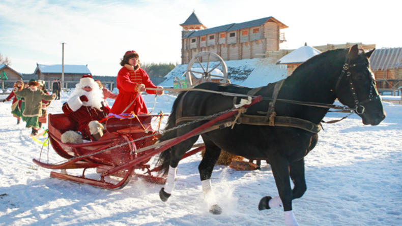 Рождество 2014 в Киеве: ряженые, веселье и Дед Мороз