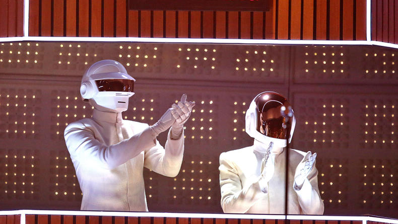 Daft Punk и Маккартни получили Грэмми (ВИДЕО И ФОТО)