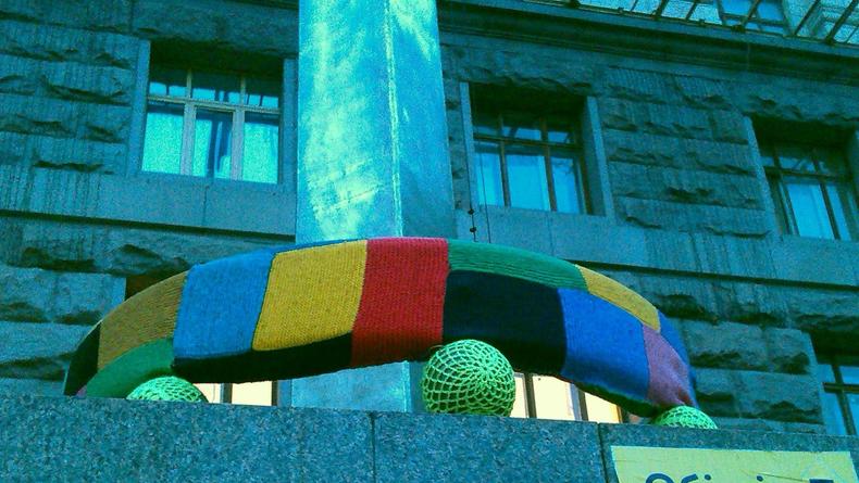 Вязаный стрит-арт в Киеве и не только (ФОТО)