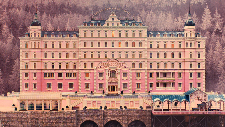Отель Гранд Будапешт: новая сказка Андерсона
