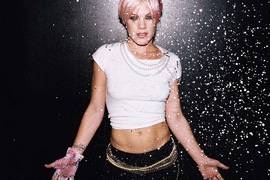 Pink отказалась от псевдонима и создала дуэт