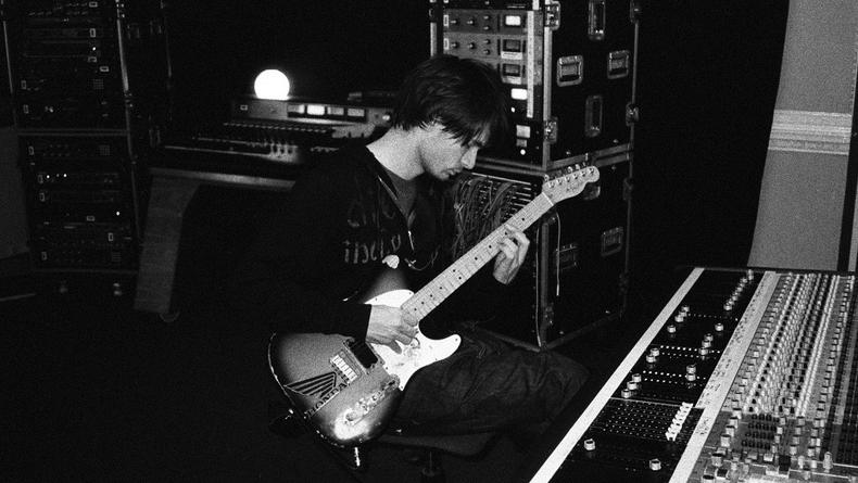 Гитарист Radiohead записал сольный альбом