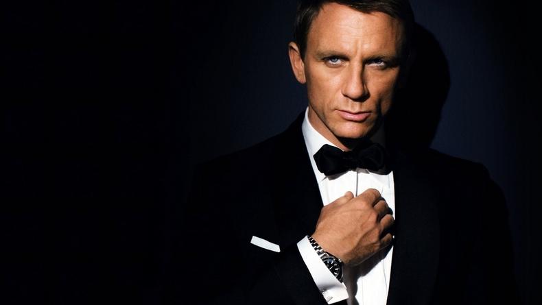 Джеймс Бонд в цифрах: сколько пьют и убивают агенты 007