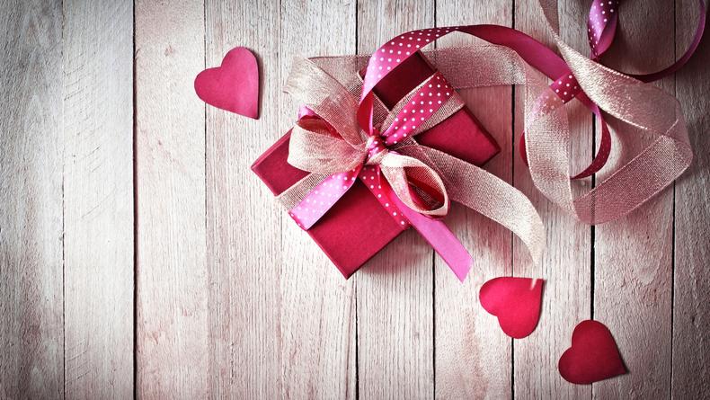 Что подарить на День Святого Валентина: ТОП-20 подарков