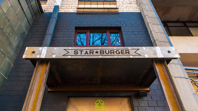 Star Burger на Крещатике: картофельная булка и безлимит кофе