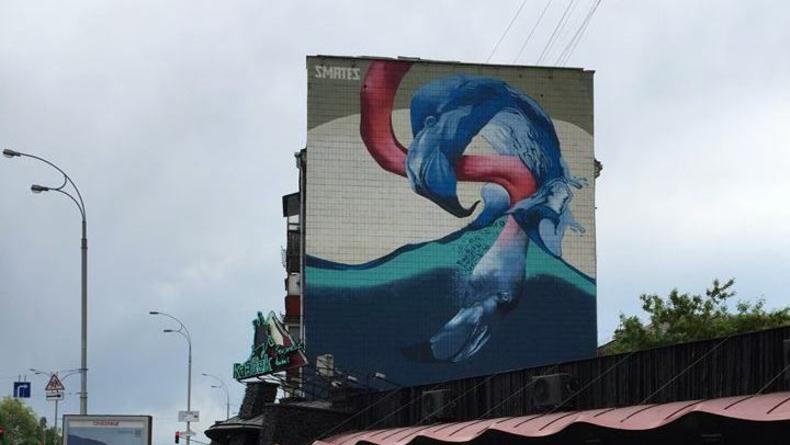В Киеве нарисовали большой мурал с фламинго