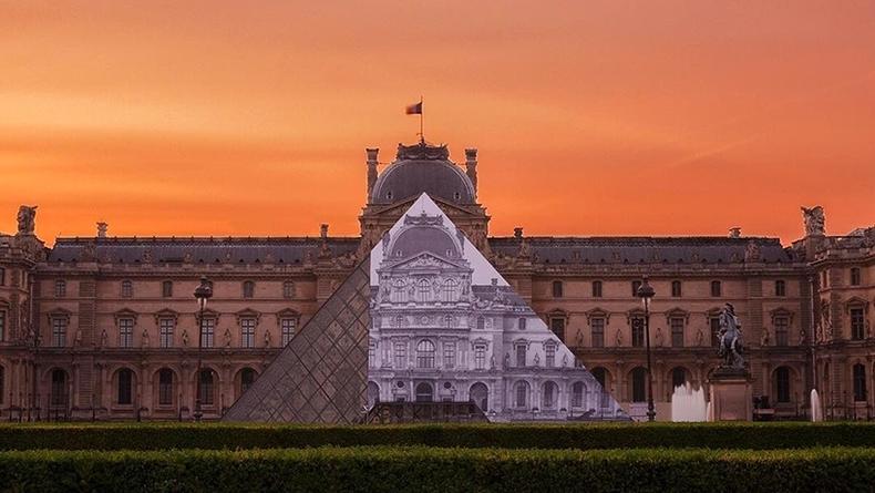 Пирамиду Лувра превратили в арт-инсталляцию