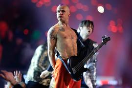 Фли из Red Hot Chili Peppers проведет онлайн-видеочат
