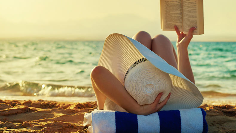 10 самых интересных книг для отпуска