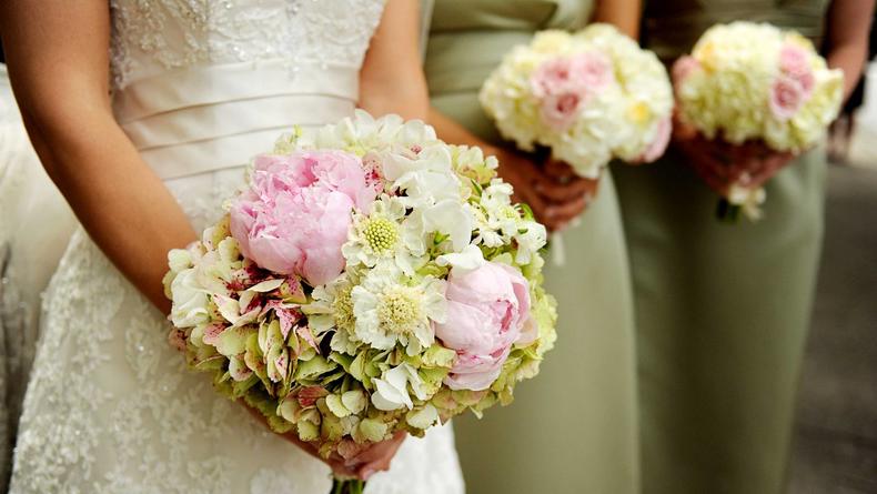 Букет на свадьбу: пять цветочных точек Киева