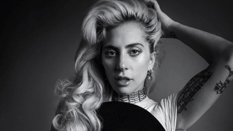 Леди Гага на обложке Harper's Bazaar