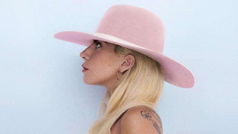 Леди Гага выпустила трогательный клип