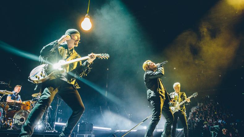 U2 отправляются в большой концертный тур