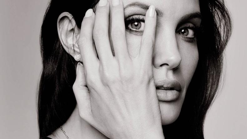 Анджелина Джоли стала новым лицом Guerlain