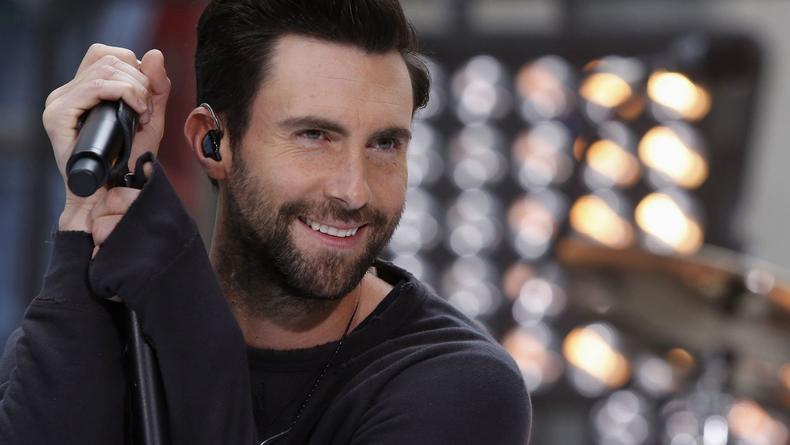 Лидер Maroon 5 получит звезду на Аллее славы